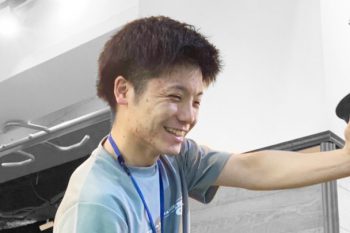 釜谷スタッフのストレッチ画像